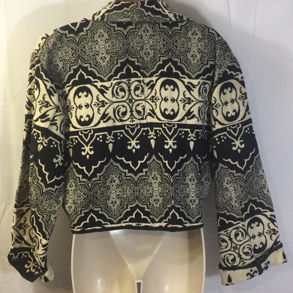 Crop Jacket - Picture 2 of 8